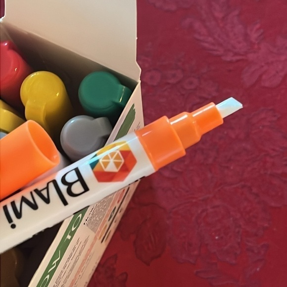 Brand New Set of Liquid Chalk Markers Bright Concentrated Arts Crafts Classroom - Picture 8 of 16